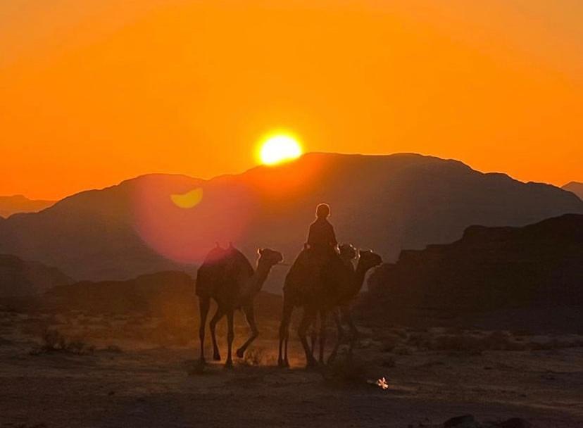Wadi Rum Wanderlust Camp Bagian luar foto