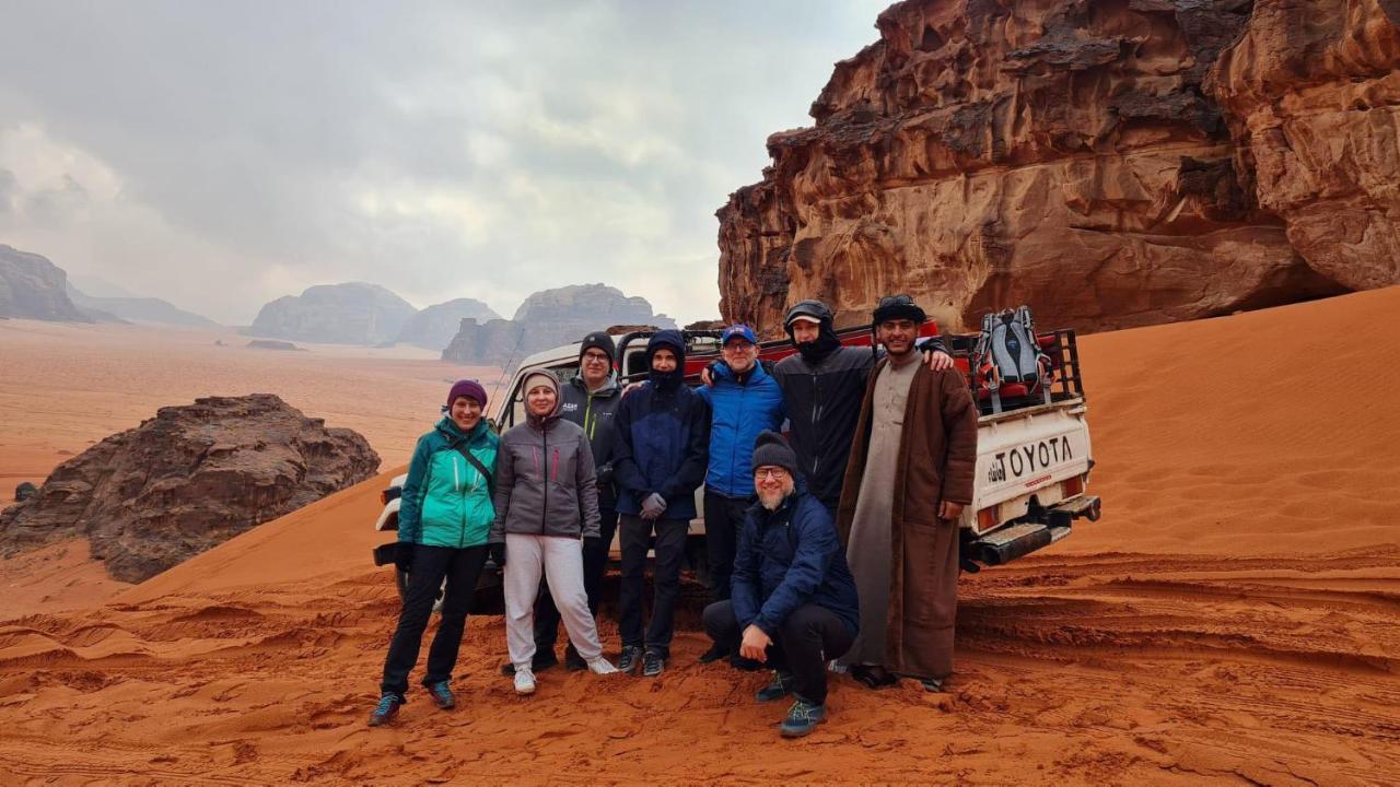 Wadi Rum Wanderlust Camp Bagian luar foto