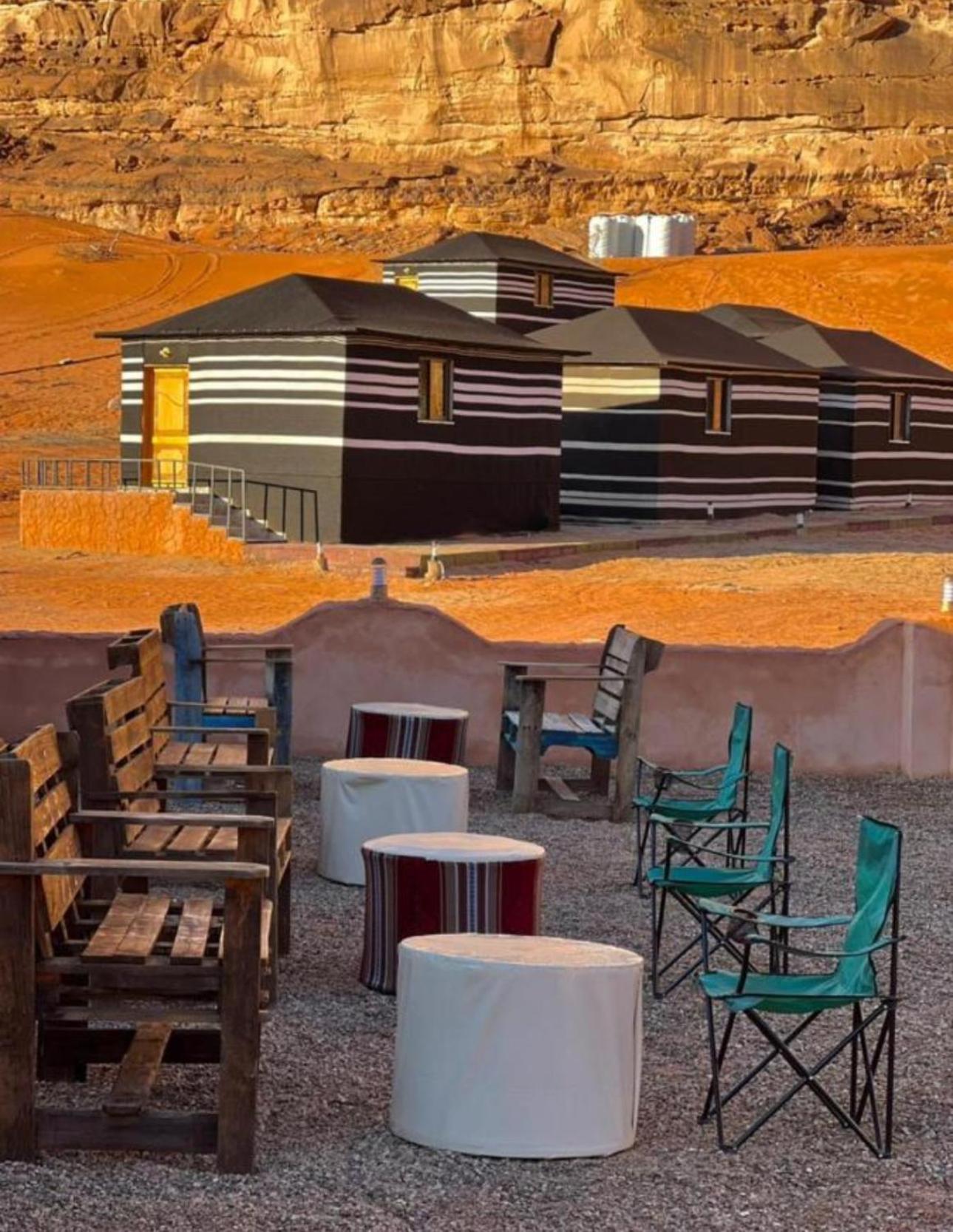 Wadi Rum Wanderlust Camp Bagian luar foto