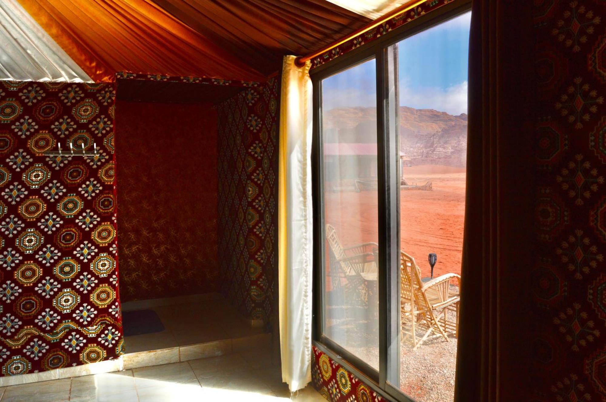 Wadi Rum Wanderlust Camp Bagian luar foto