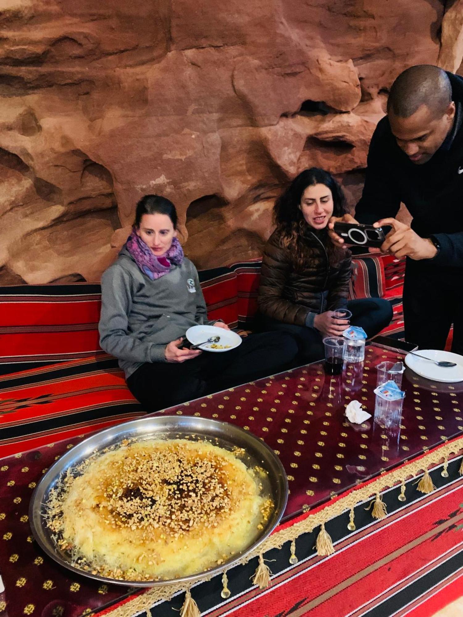 Wadi Rum Wanderlust Camp Bagian luar foto