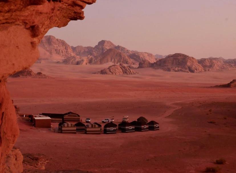 Wadi Rum Wanderlust Camp Bagian luar foto