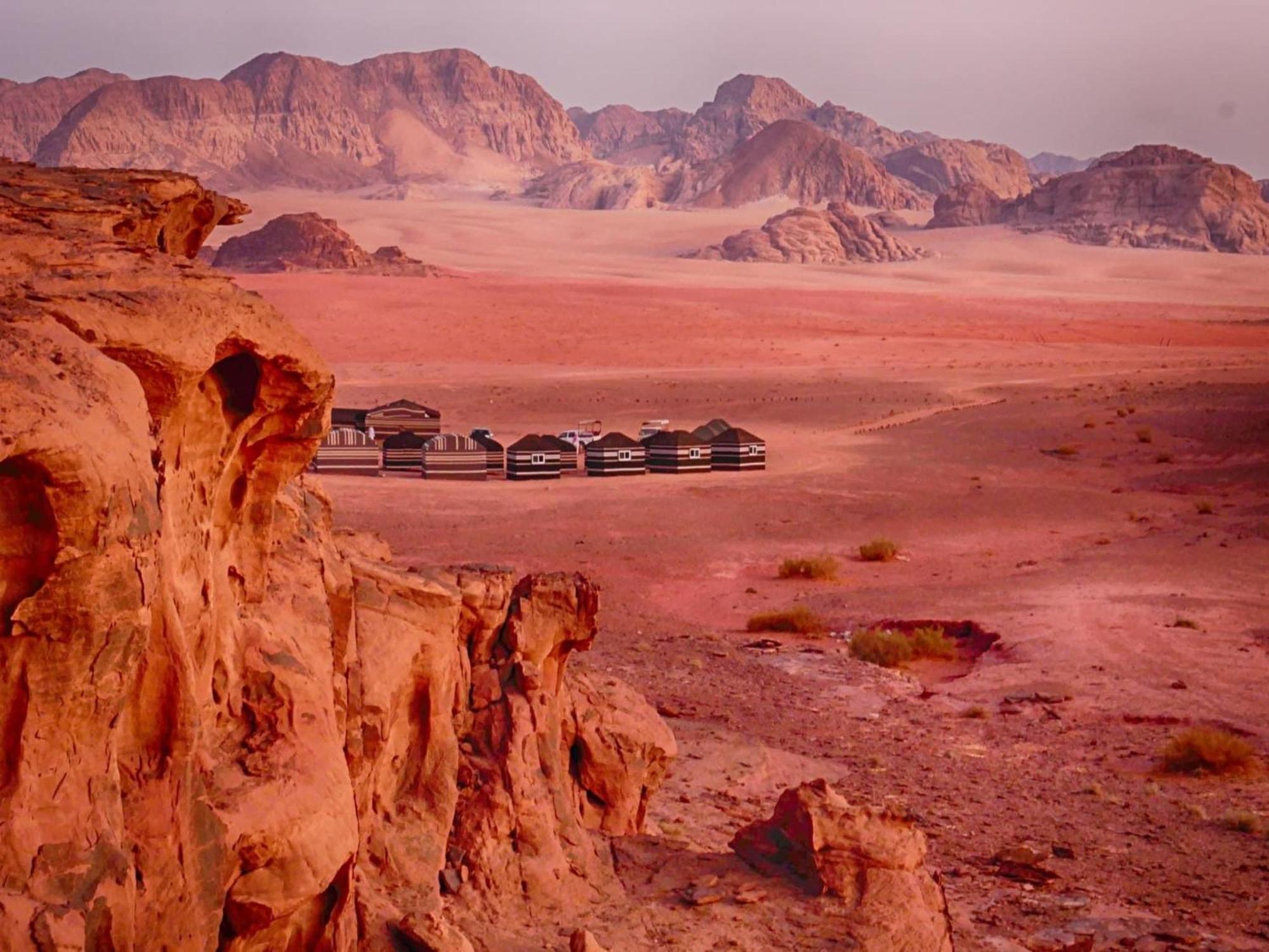 Wadi Rum Wanderlust Camp Bagian luar foto